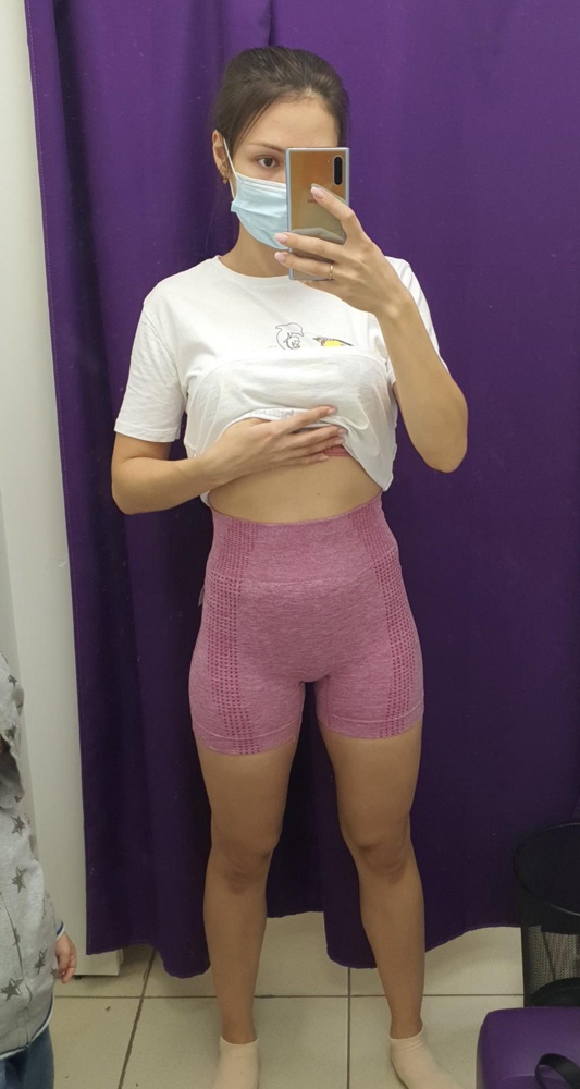 В целом понравился товар. Размер мне подошёл. Жаль, что попу так не облегает, как хотелось бы. Оставила товар себе.