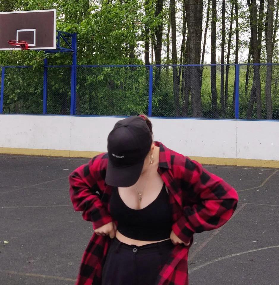 Удобный, приятный к телу, сильно хехе