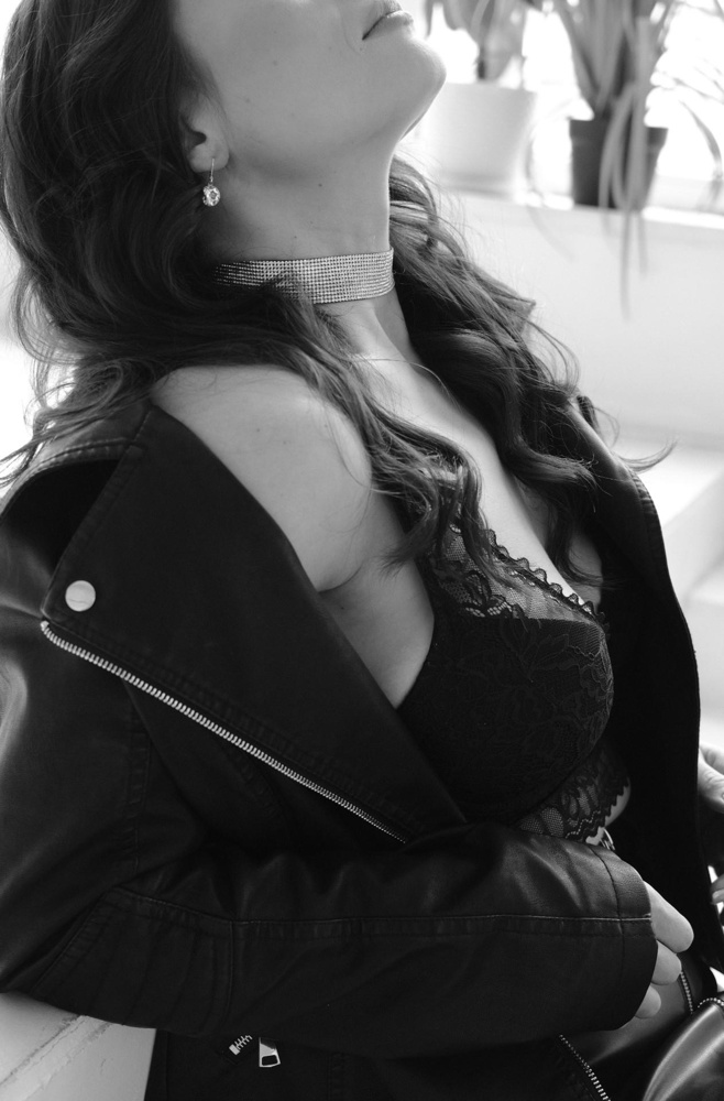 Это просто восторг!!! Спасибо команде за труды,вложенные в это бельё! 
У меня уже 3й комплект и пижама от Вас и мне хочется еще и еще. Пошив супер, качество ткани великолепно, модель сидит как влитая, нигде ничего не торчит,не выпирает. Довольна высшей степени!!! Советую каждой девушке ощутить себя королевой в этом белье!!!!