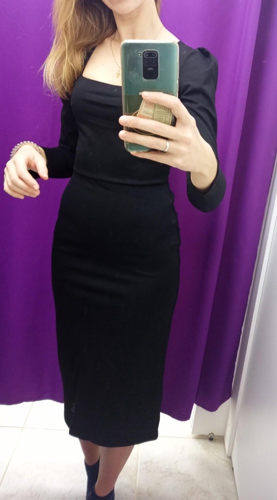 Отлично село по фигуре, но, к сожалению, давило в груди и подмышках, хотя у меня вполне себе стандартный 42 размер.К качеству претензий нет. Отказ с большим сожалением