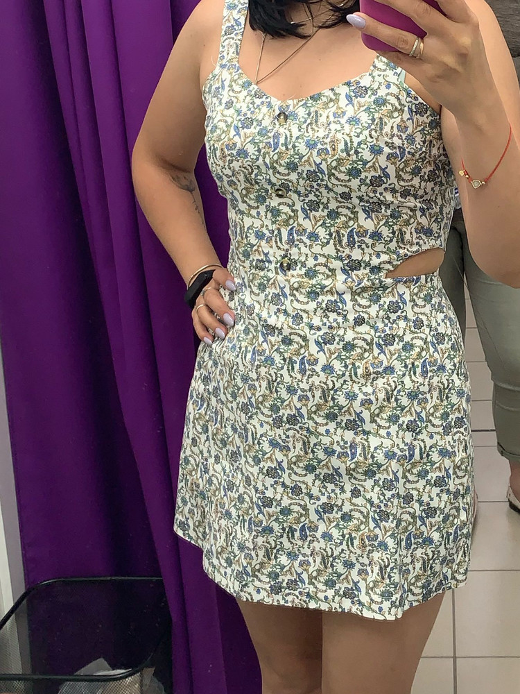 Отлично смотрится, размеру соответствует.