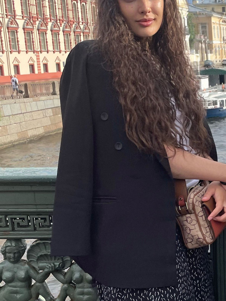 Пиджак очень хороший. Идеально сел. На рост 175