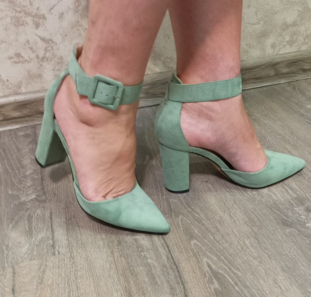 Классные туфли, идут в размер, подошли на широкую ногу.