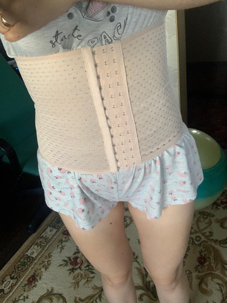 Качество крутое! Подумала сначала, что маленький, расстроилась, но потом поняла, что он так и должен утягивать. Дискомфорта нет, я очень рада покупкой!)