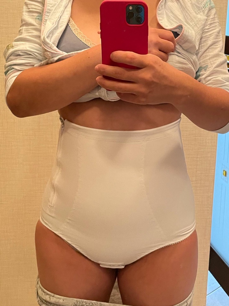 Получила свой бандаж. Девочки он отличный, удобный в носке, мягкий, подклад хб, очень хорошо подтягивает живот. Берите, пробуйте. На объём бёдер 101 взяла 46 р. Идеально подошло. 