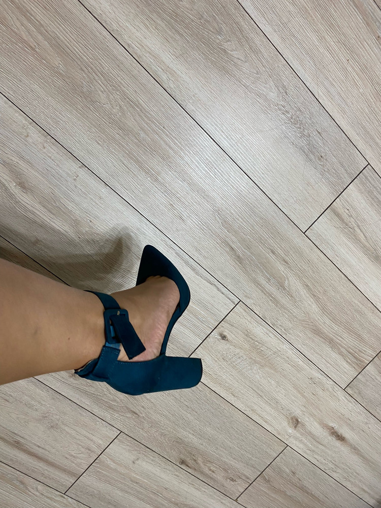 Классные туфли! Очень удобные, цвет-бомба!