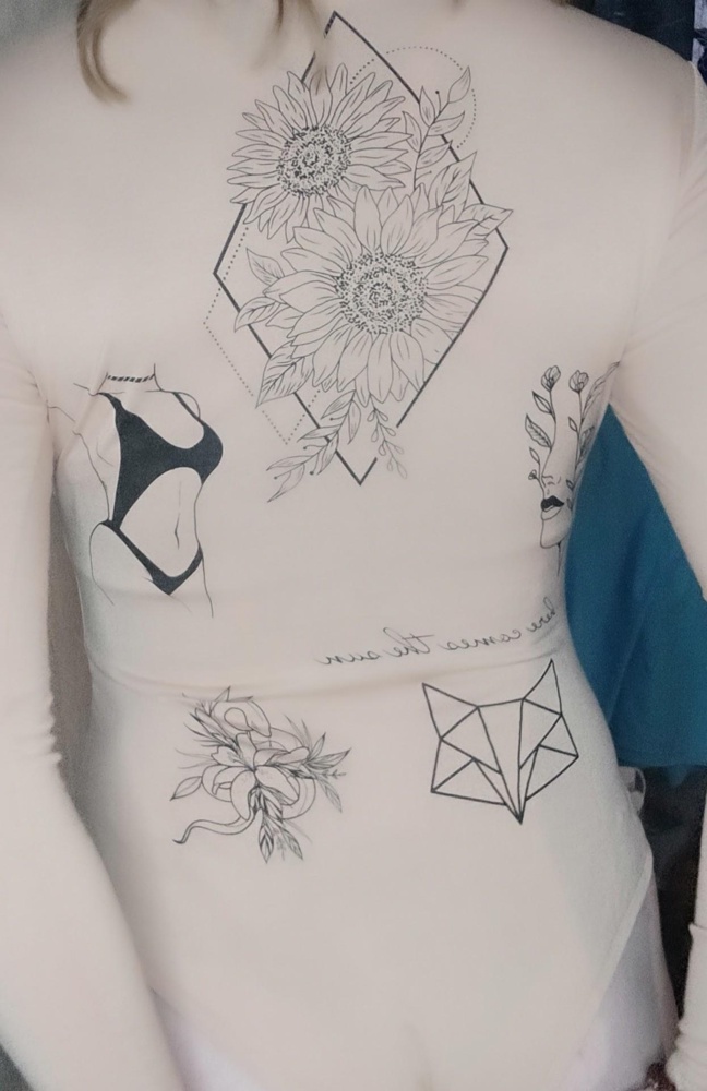 Качество среднее, думаю после первой стирки нитки кое где разойдутся....