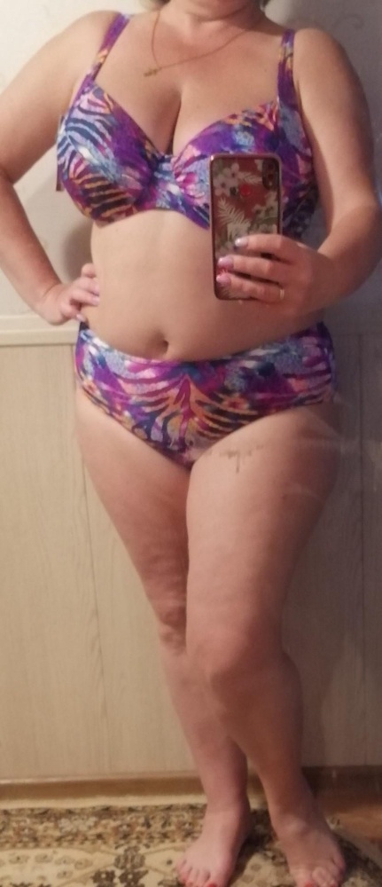 Очень качественный купальник. Мои размеры:грудь75H, попа50-52.Купленный размер купальника 50F,как по мне сшит. Ну может плавки высоковаты!это на любителя. Мой рост157.