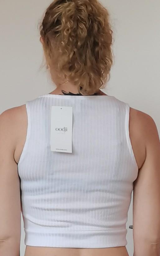 Очень классная маечка. Приятная к телу. Размер соответствует.