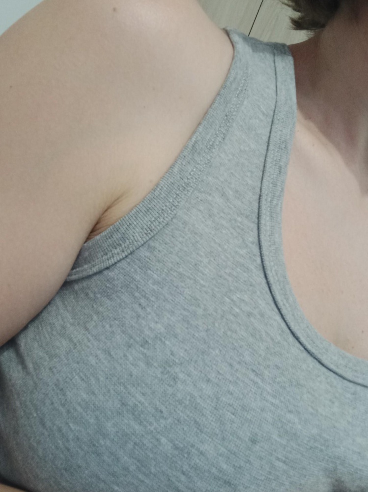 Майка огонь👍👍👍 Плотная, приятная телу, тянется. Очень приятная телу. Отличная цена 390р. Идёт в размер.