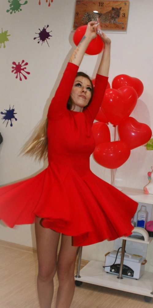 Шикарное платье! Брала xs, думала будет немного короче, но все- равно идеально) позже закажу в другом цвете)