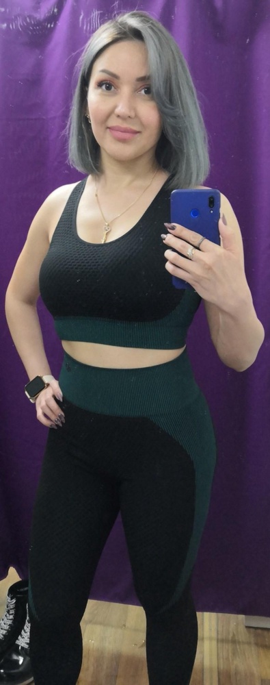 Отличный костюм. Идёт в размер, утягивает где надо, просто супер. На тренировке все так смотрят на меня, очень красивый и качественный костюм а главное не дёшево смотрится.