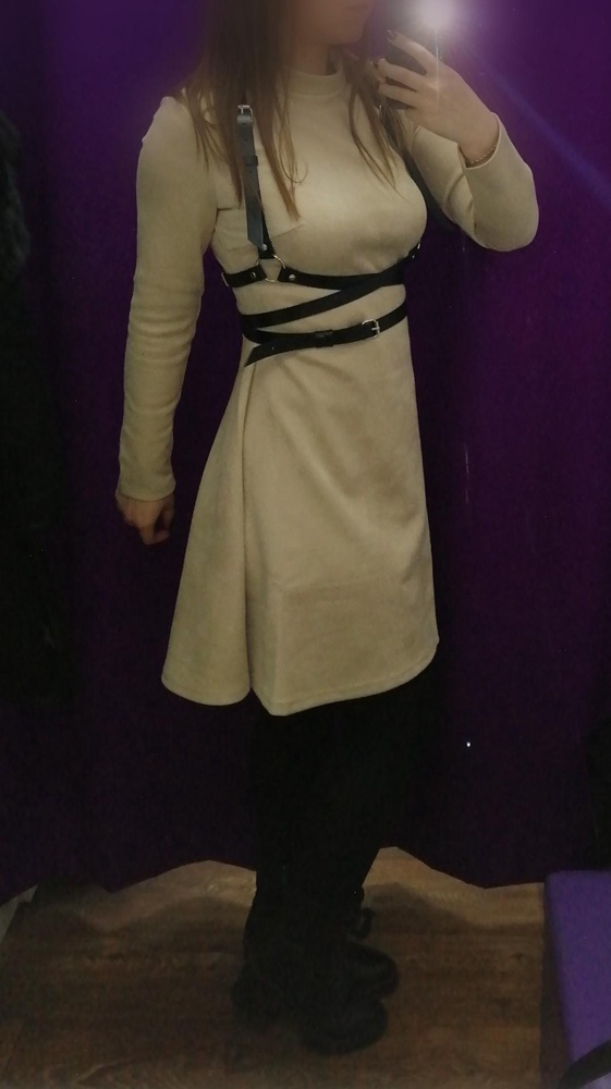 Очень довольна, брала под платье, смотрится шикарно)
Рекомендую 👍🏻👍🏻👍🏻