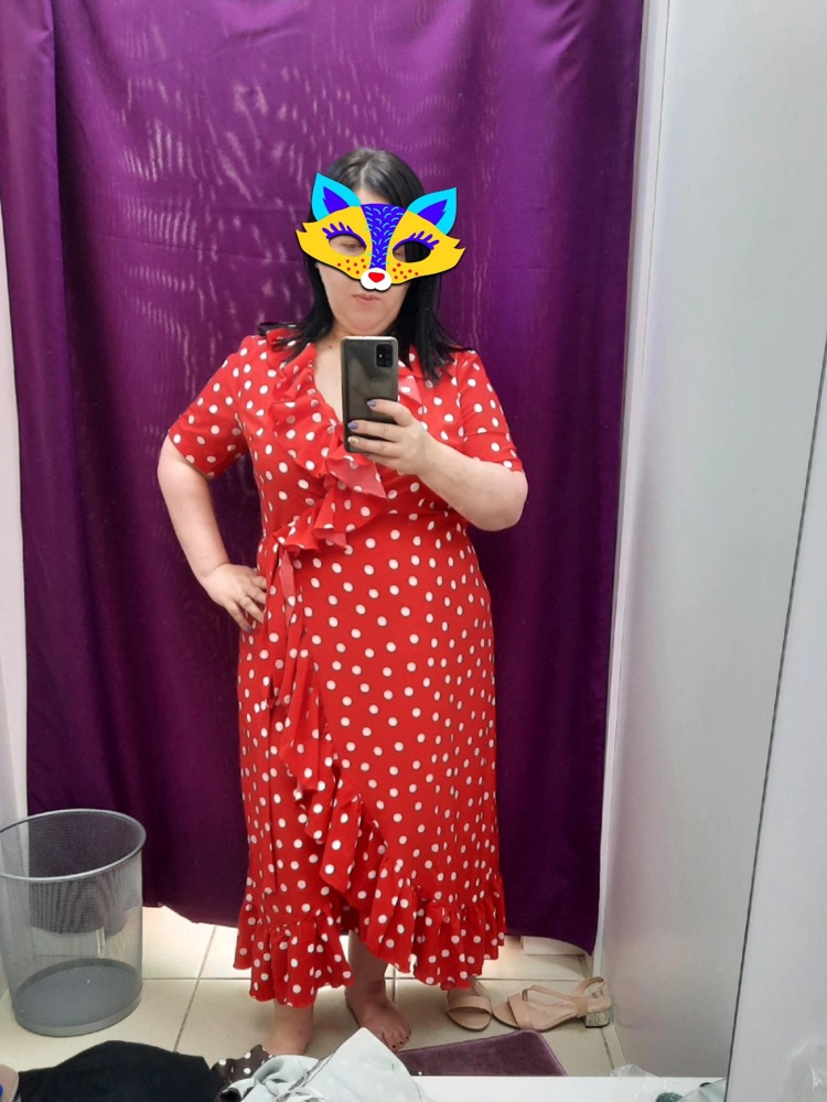 Симпатичное платье,ткань лёгкая