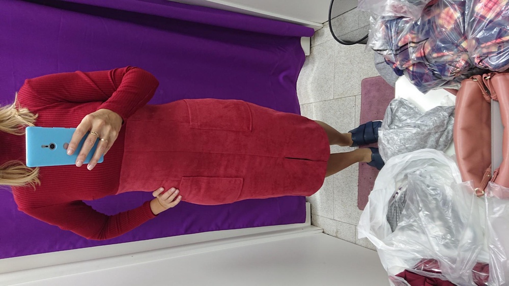 Платье по фигуре, размер в размер.  Приятная ткань