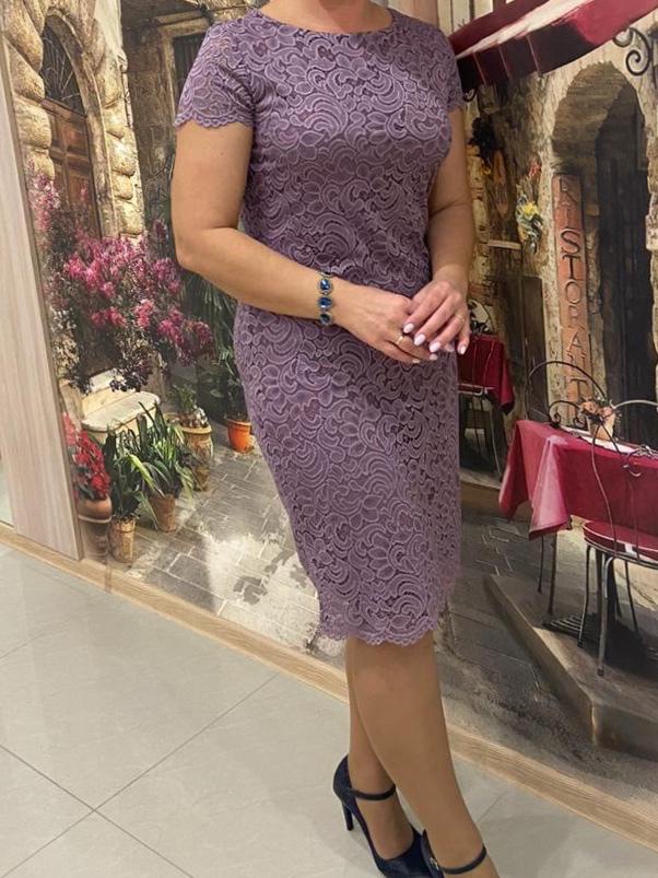 Платье красивое, на 95-75-100 взяла 50 размер