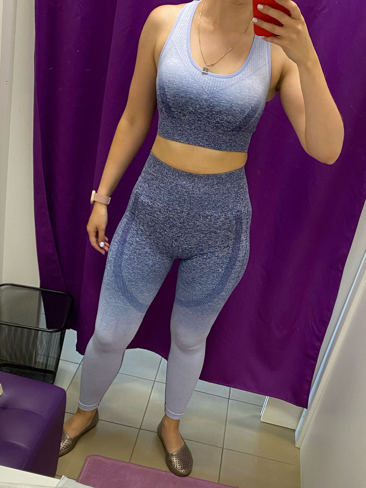 Качество хорошее , но видать не моя модель . Крупные икры в этом белом цвете на голени становятся еще ужаснее . Очень удобный топ ( планирую найти его отдельно )