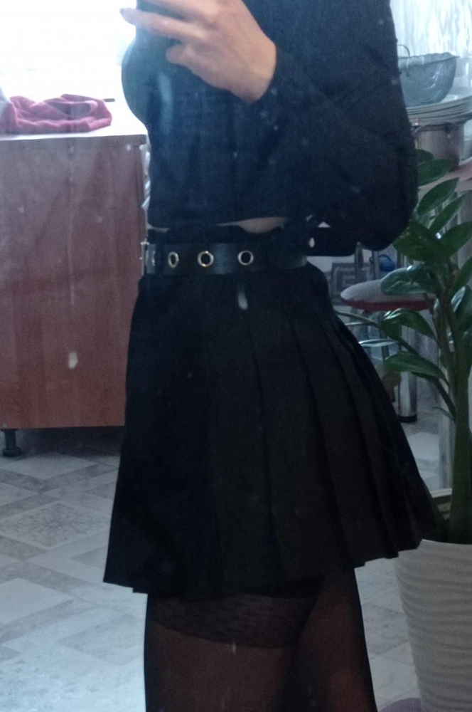 очень классная юбка😍ремень и цепь были✅