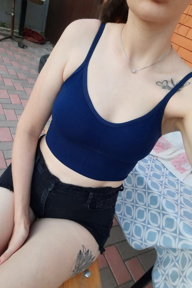 Ну чисто дома гонять в нем. На животе заворачивается у меня,  не комфортно.