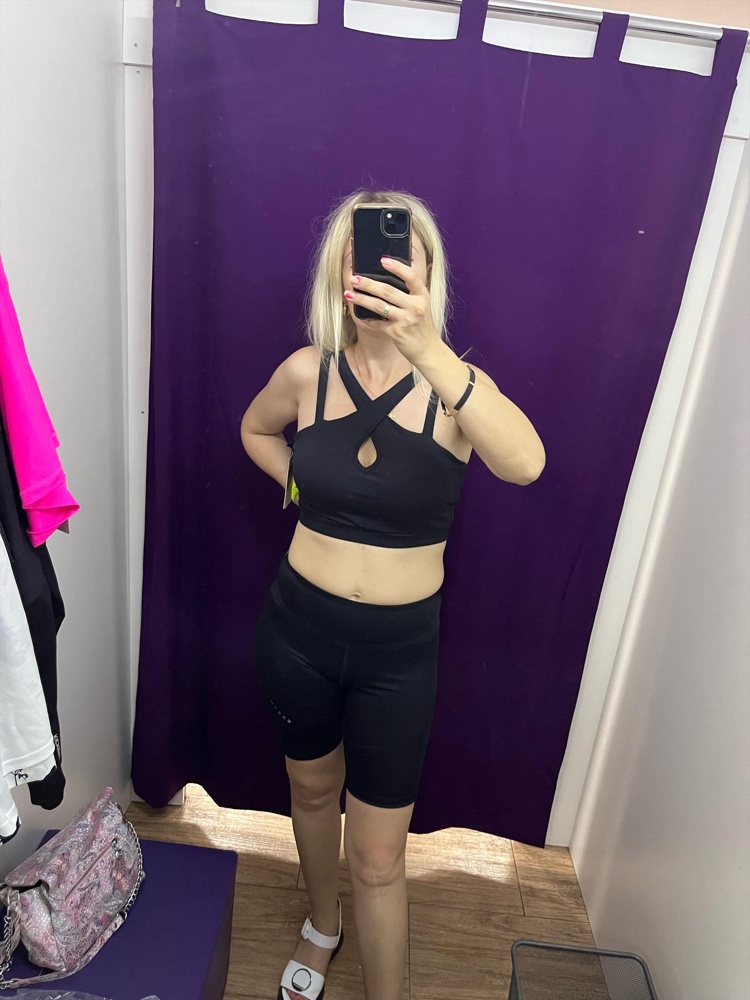 Можно было взять и чуть меньше. Размер груди С, обхват 92. А так здорово 🙌 