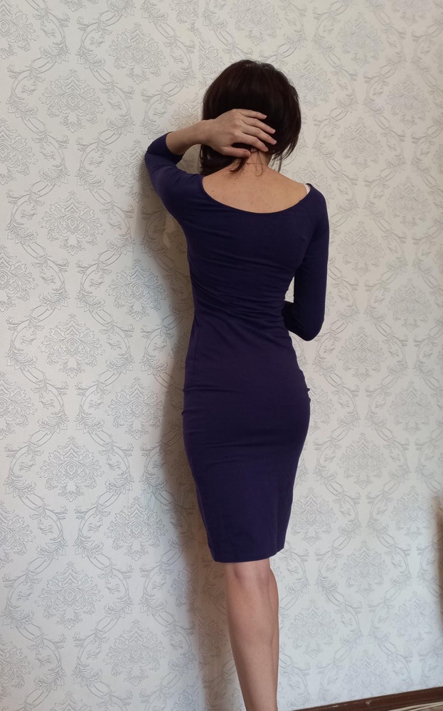 80/63/88, рост 164 размер xs подошел. Дырок не было. Швы ровные. Дефектов не заметила. Платье соответствует фото.