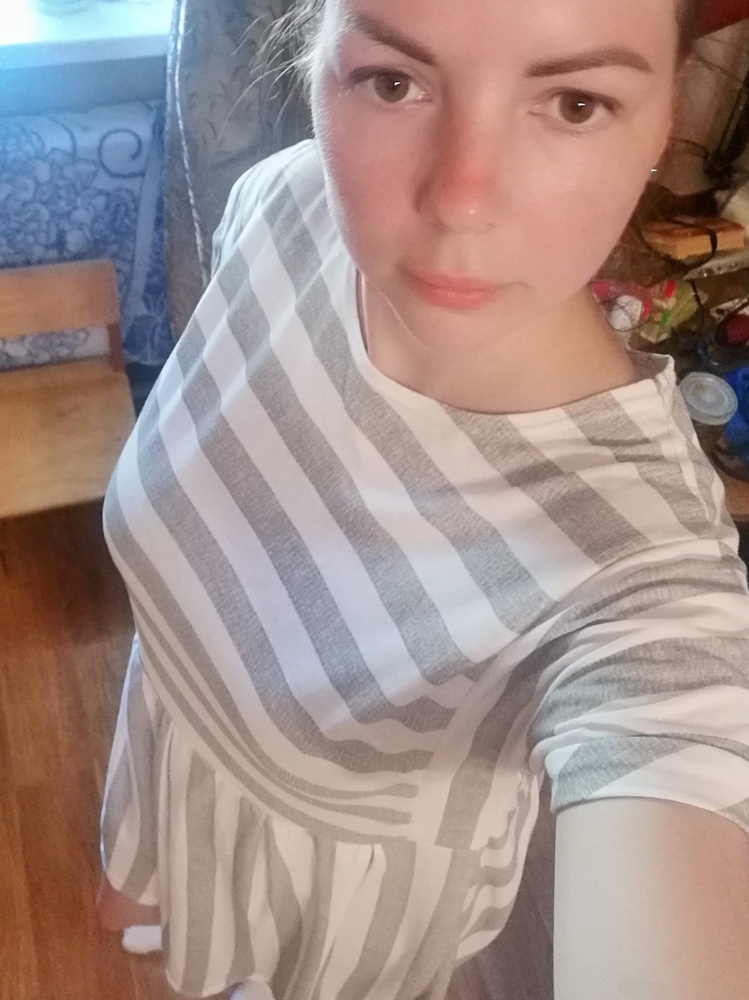 Шито криво, тряпочка лёгкая, взяла, так как на жару ничего нет.