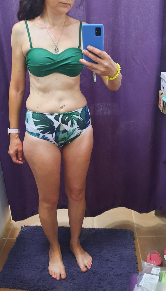 Качество хорошее. Но для меня плавки высоковаты, мне не комфортно. Возврат.