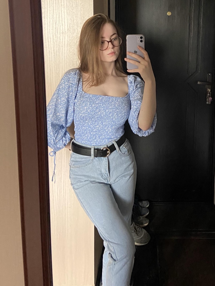 Очень милая вещь! Нигде ничего не передавливает, не тянет. На лето отлично подойдёт 