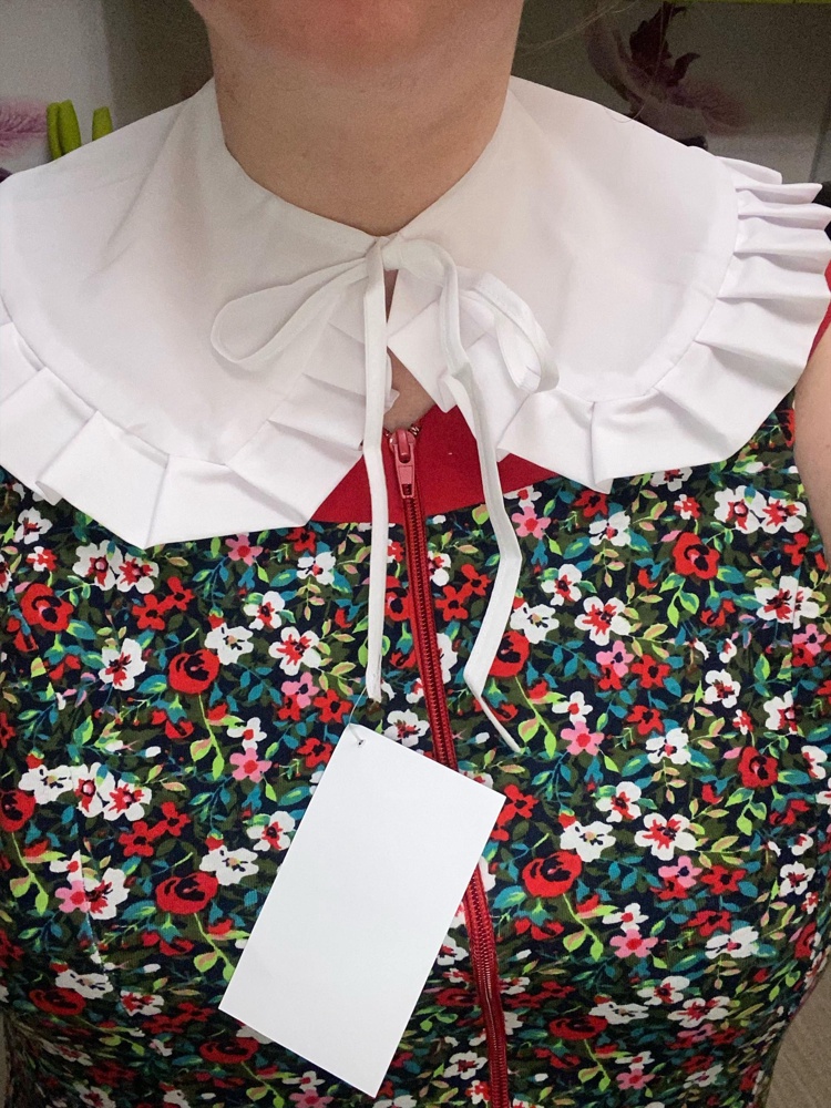 Очень мило, мне понравился воротничок. Украшение за 303 рубля!