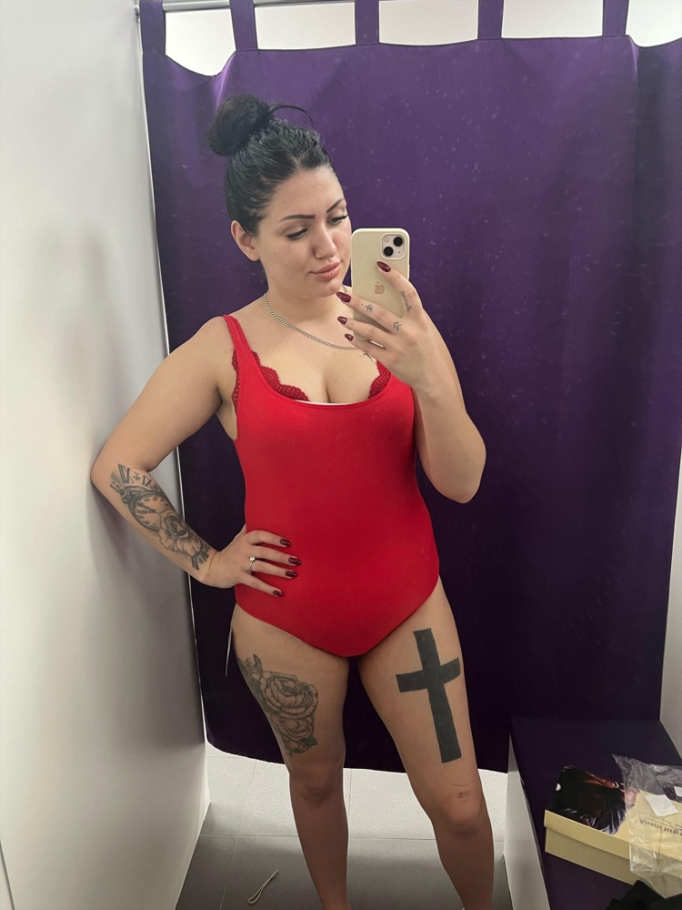 Отличный купальник. Стройнит 