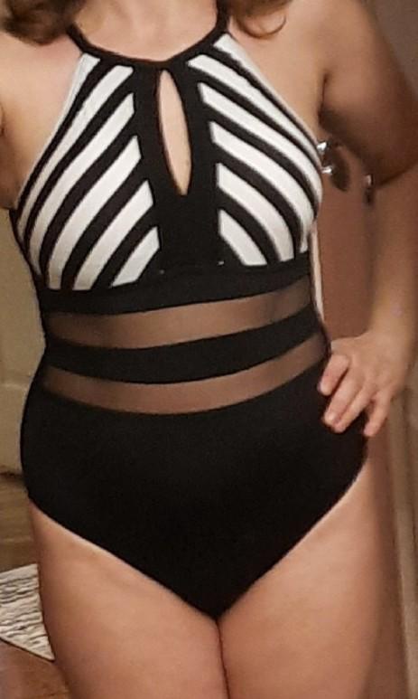 Размер 42 подошёл на мой 46-48. Качество отличное.