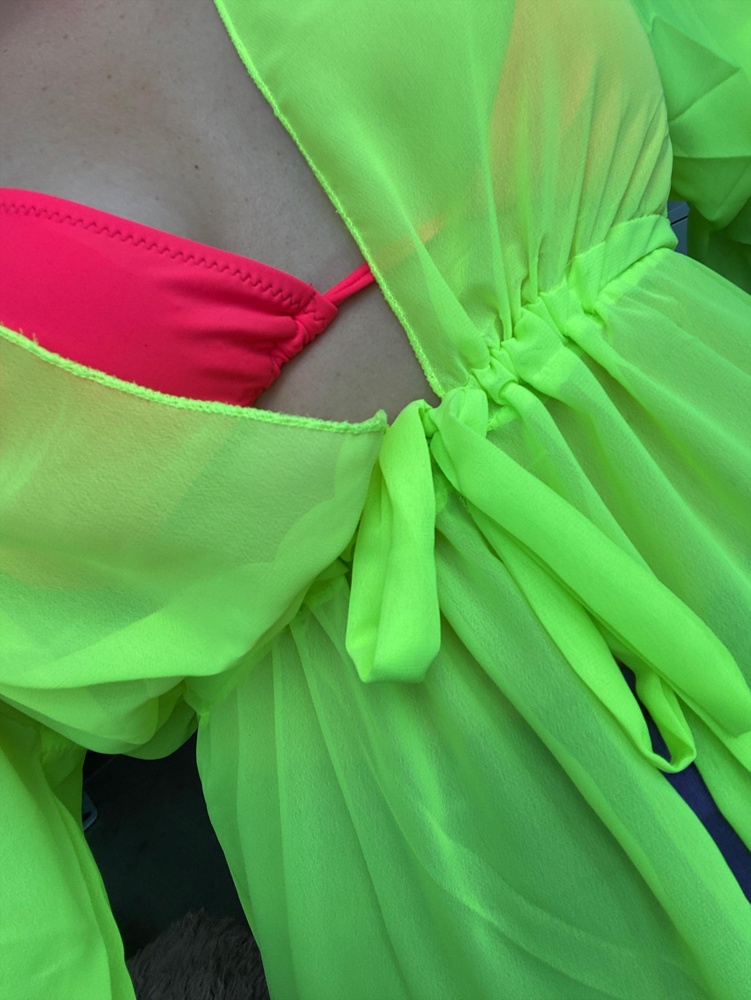 Я в восторге! Боялась, что будет очень длинное, но завязками на талии подрегулировать можно, а мой рост всего 155 и цвет просто пушка 