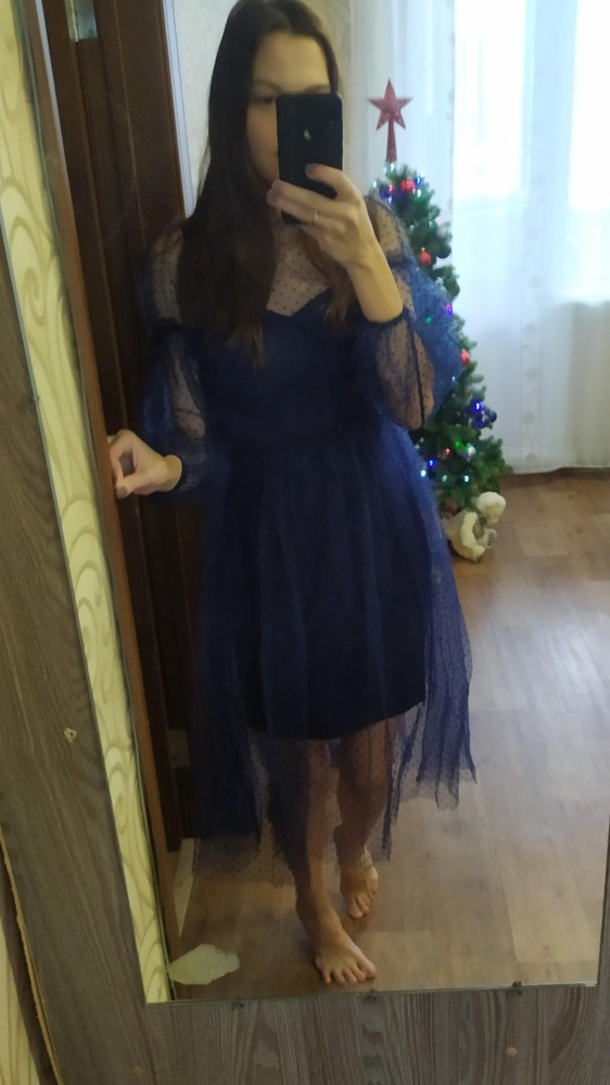 Без накидки понравилось платье, мягкое удобное, но накидка просто ужасно колется, очень неприятная синтетика..