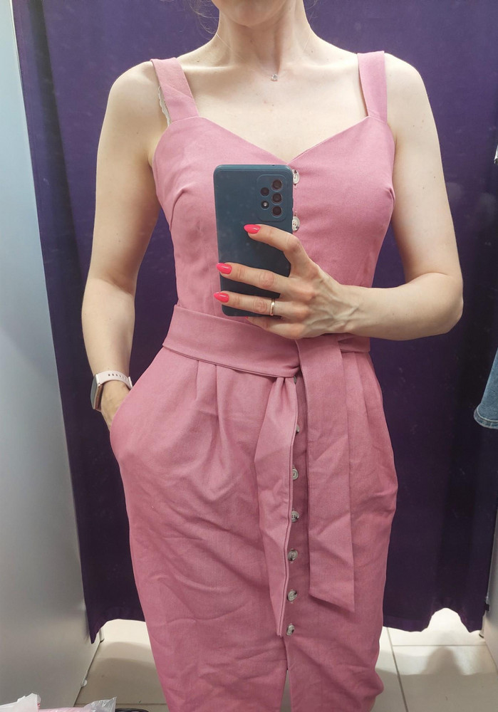 Мне понравился. Ткань плотная. Форму держит.