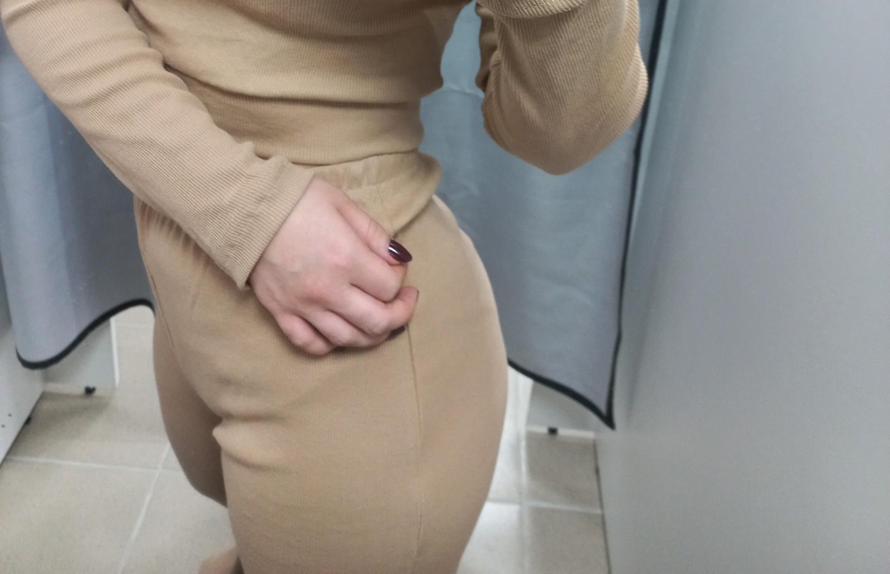 Прикольный костюм, но штаны какие то странные сзади кладка непонятная, возврат