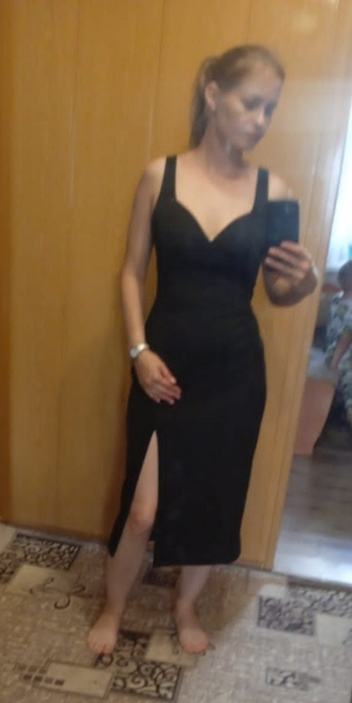 Платье очень шикарное, ткань мягкая. Заказ пришел в течение 3х дней