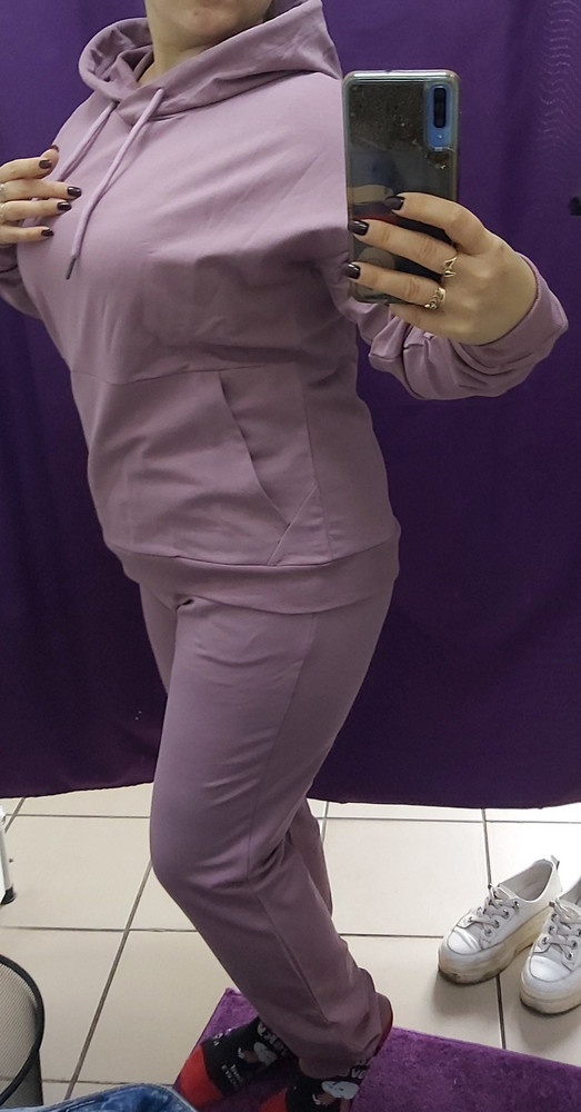 Костюм очень классный,качество хорошее, но есть одно но-на рост 161 штаны очень-очень длинные.К сожалению отказ.И перезаказать нельзя,штаны короче не придут.Высоким советую брать.