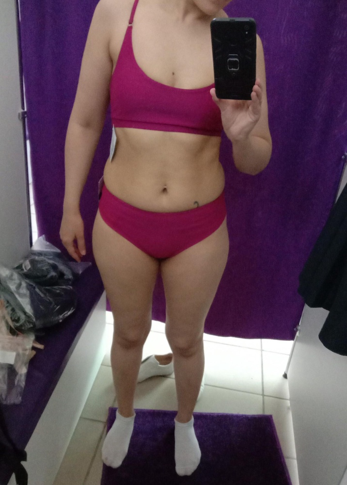 С купальником все прекрасно, ткань, пошив, размер. Я переоценила свою попу