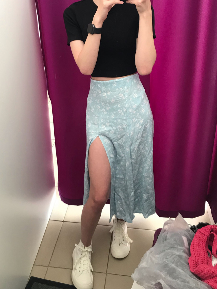 юбочка кайф, ставлю лайк! на рост 160 может немного длинновата, и на ОТ 58 совсем чуть чуть велика в талии, но не критично