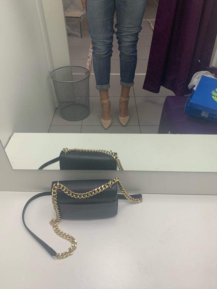 Не увидела что не натуральные , наверное бы не заказала . В общем норм, размер в размер.  Каблук удобный , цвет такой же как на фото . Забрала 