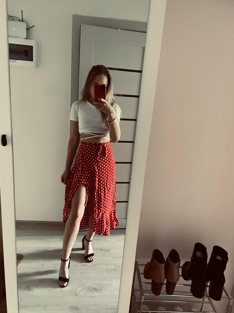 Юбка супер яркая, брала для выступления💃🏼❤️‍🔥