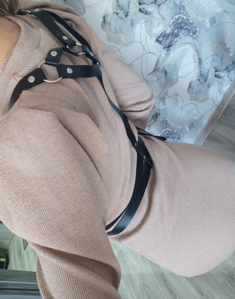 Понравилась😇 буду носить и под белую блузку и под трикотажное платье и под белье 🥰🥰 единственное нужно проделать новые дырочки, так как я худенькая)

За такие маленькие деньги очень классный 💥💥💥💥💥💥💥💥💥 Девоньки, заказывайте.