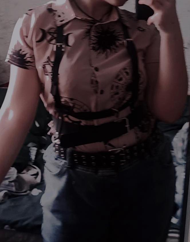 портупеи пришла в хорошем состоянии и очень быстро. Верхний ремешок чуть большоват, но это не такой уж и большой повод занижать оценку