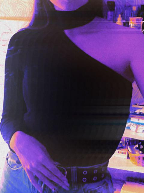 горло велико, а все остальное хорошо, ткань приятная.на 165 44 хорошо сел