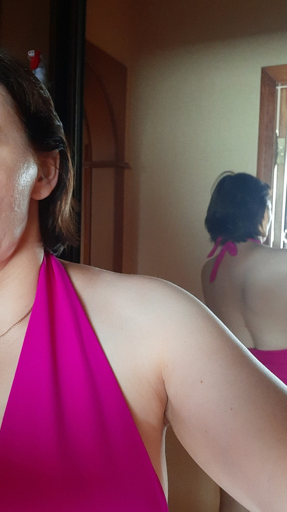 Качество не понравилось вообще,точно не стоит своих денег...Нелепые чашечки и без них ужасно сбоку,если не идеальная фигура(как у меня),то спина как будто вываливается....М подошёл на размер 46-48,об.бёдер 102.