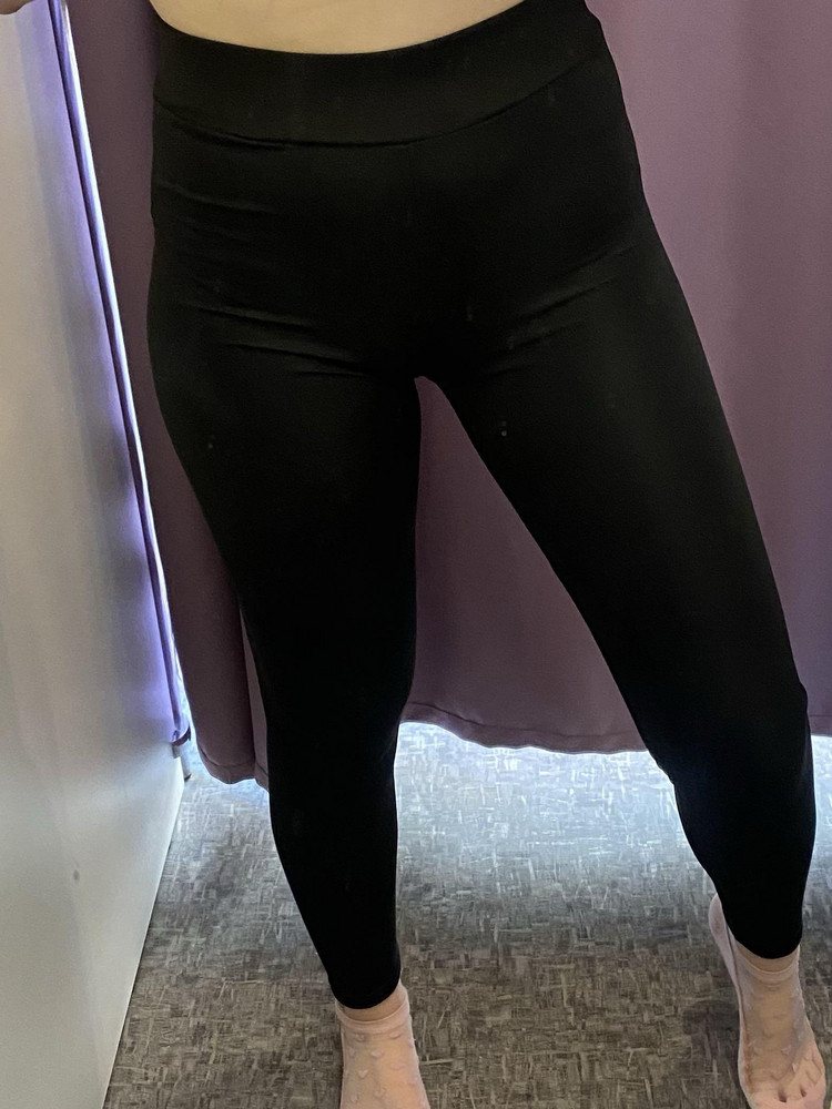 Покупкой довольна. Легко одеваются, не жмут. По размеру подошли идеально. Не просвечивают. Нитки нигде не торчат, длина абсолютно оптимальная. Буду заказывать ещё. В подарок положили две резиночка, приятный бонус, спасибо .