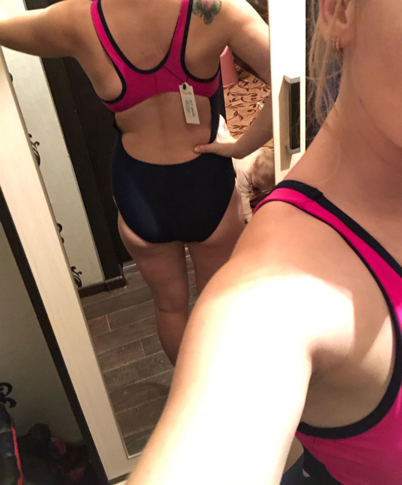 Заказала 40 и 42 на рост 160 , об 97 и ог 87. Оба подошли, но в 42 комфортнее. Чашечки в обоих купальниках мятые, к качеству претензий нет! В интимной зоне наклейки были. Последнее фото разница в длине между купальниками 40-42 ( 2 см). Покупкой довольна, рекомендую. 