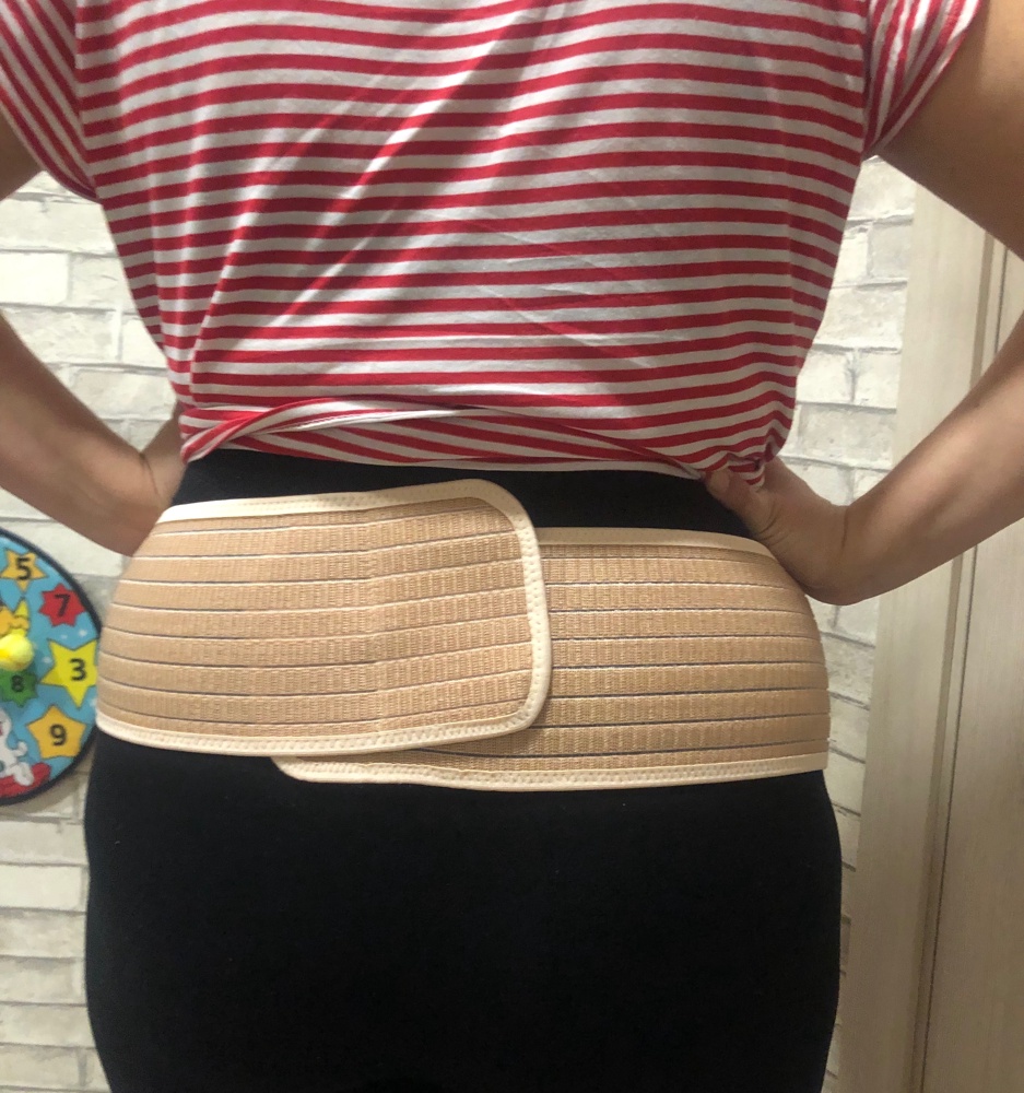 Хороший. На 50 размер одежды и на живот 8й месяц хорошо. Размер подошёл. Бандаж удерживает мягко, не давит.