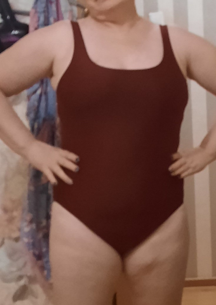 Такая же как на картинки.  Шить аккуратно  размер идёт размеру на свой 48 взяла 50 подошёла  можно  я взяла бордовый на фото как чёрная а в реале бордовый красивый цвет