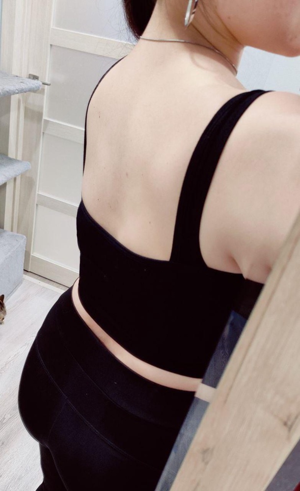 Мой размер 46-48, не много туговат оказался, но грудь в нём хорошо смотрится)